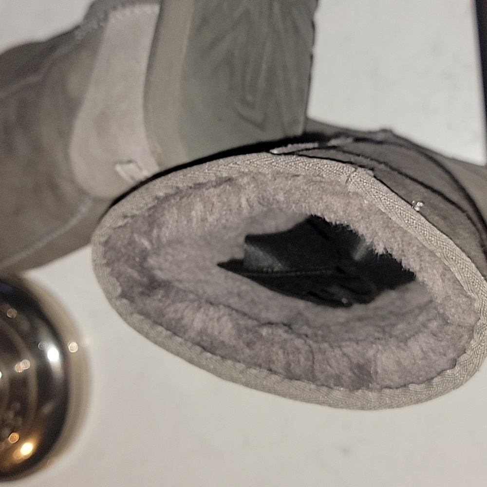 UGG Gray Shearling Boots size usa 7 - Picture 6 of 13